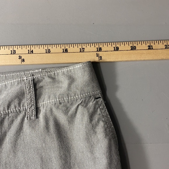 Liz & Co Women’s Blue & White Pinstripe Stretch Capris Pants Size 12 - Picture 7 of 13